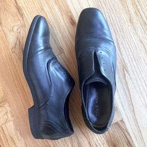 Cole Haan Women’s Distressed Black slip-on Laceless Oxford w/ Lunarlon Sole